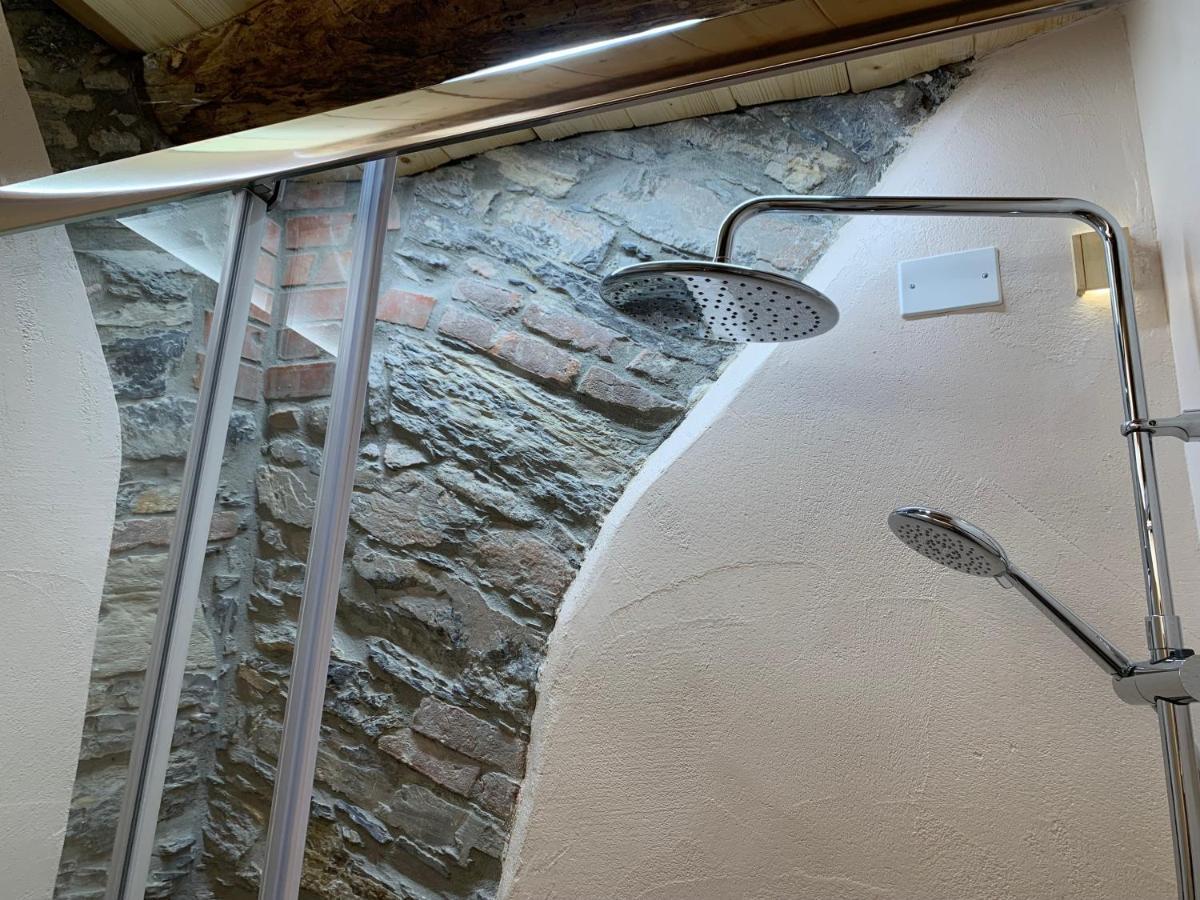 Rock & Wood - Apartment & Room La Spezia Buitenkant foto