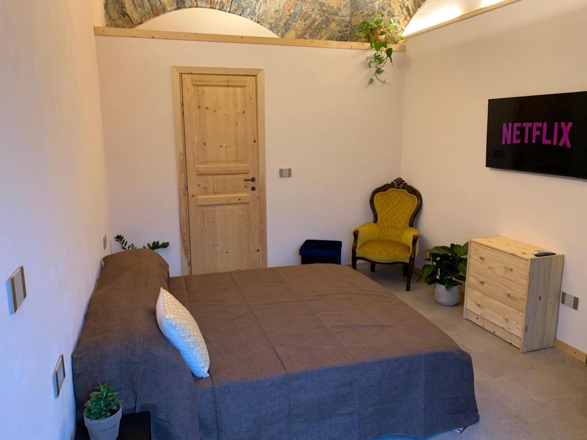 Rock & Wood - Apartment & Room La Spezia Buitenkant foto
