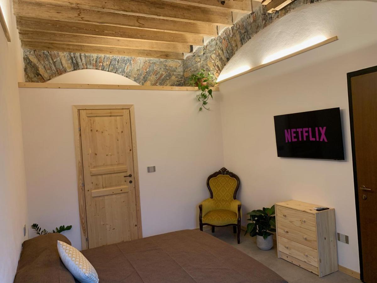 Rock & Wood - Apartment & Room La Spezia Buitenkant foto
