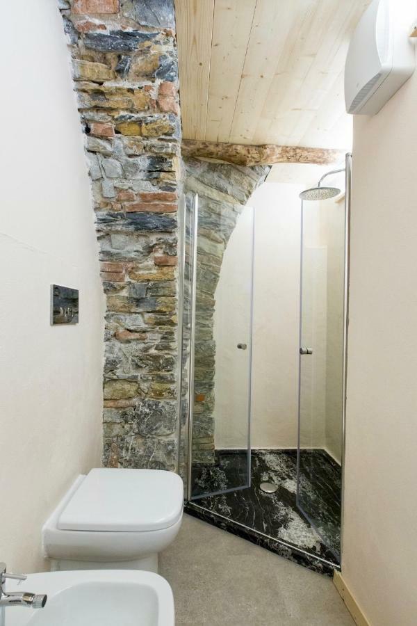 Rock & Wood - Apartment & Room La Spezia Buitenkant foto