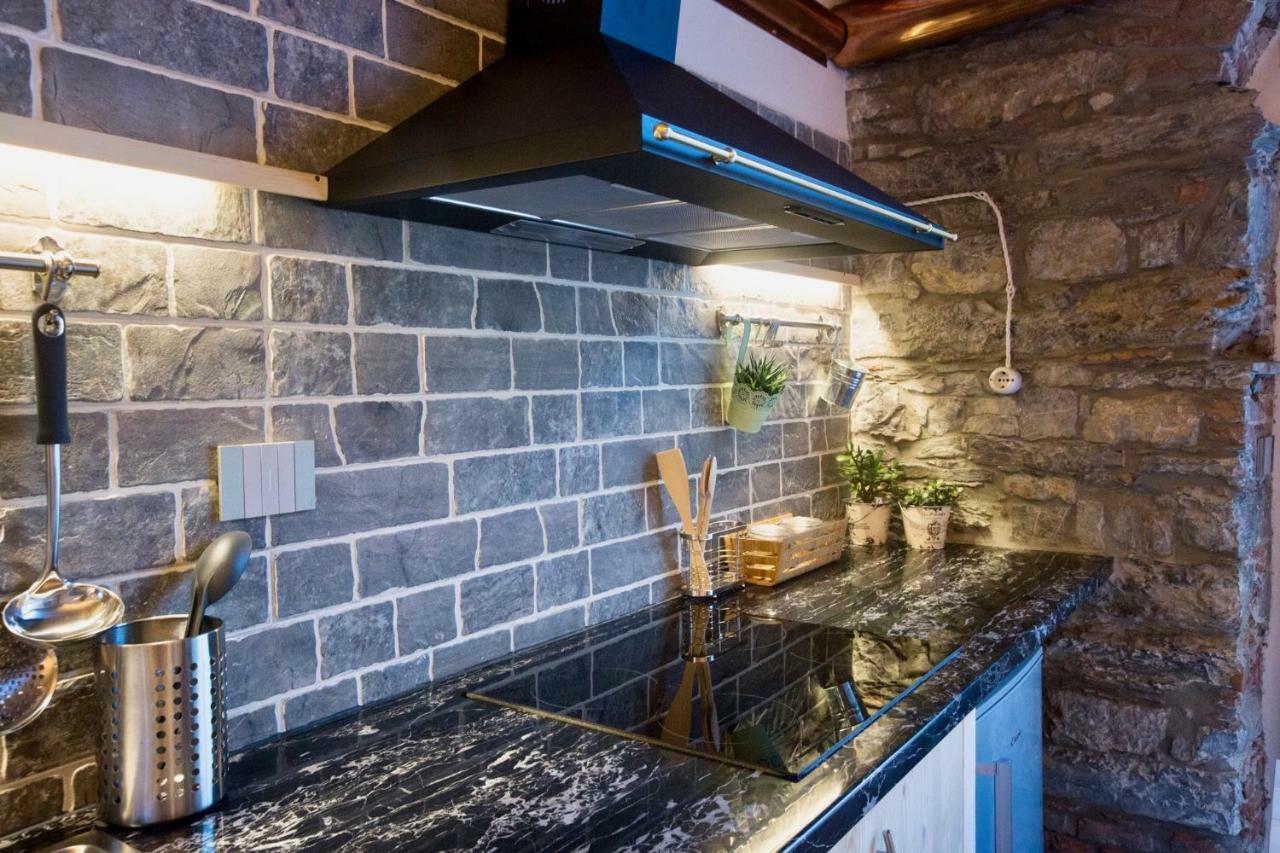 Rock & Wood - Apartment & Room La Spezia Buitenkant foto
